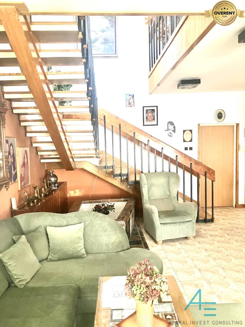 Jazierko za sedačkou.