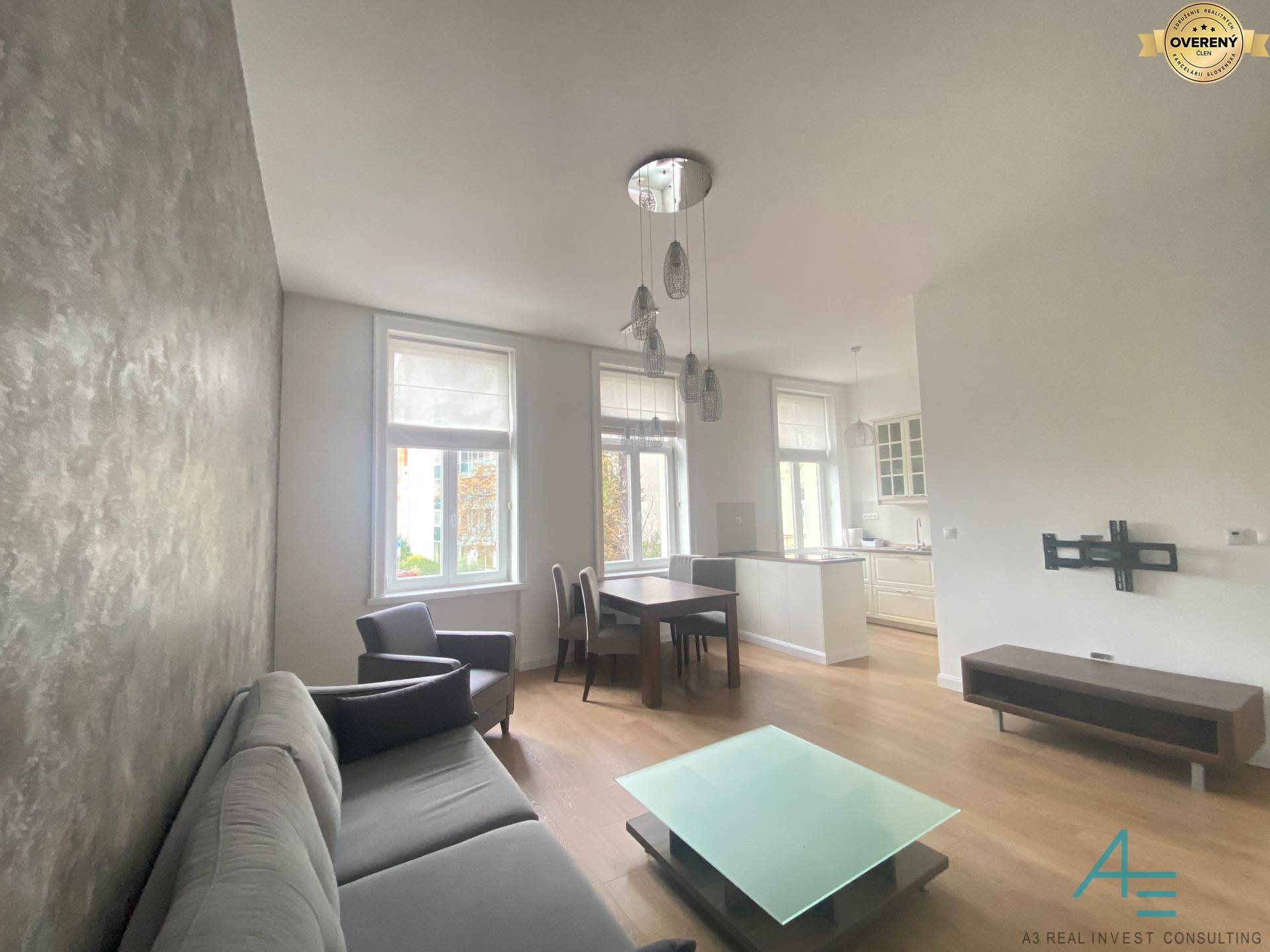 LUXUS.tapety na stenách