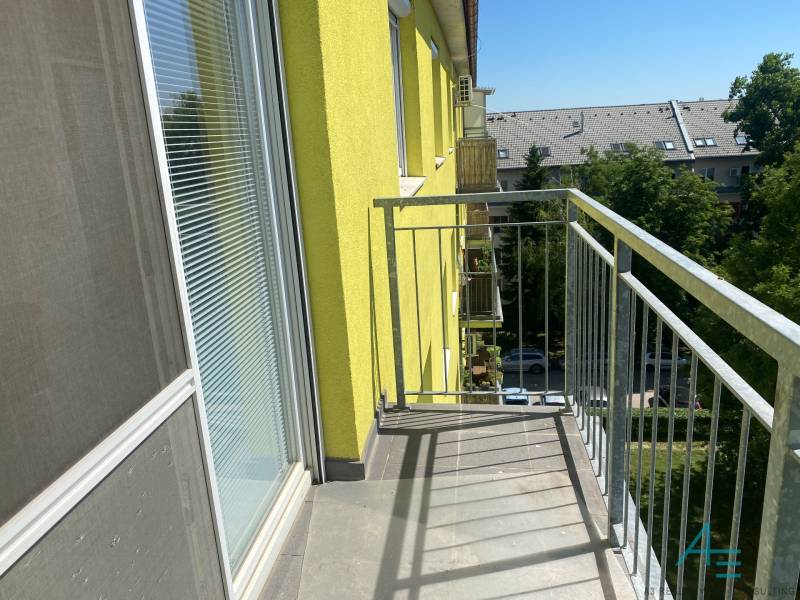 Balkón aj na sedenie